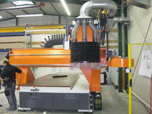 The 3-m high CNC machining center for model- and mold-making from Trima, Zeulenroda-Triebes (Thuringia).