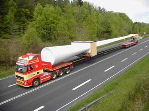 Three-axle semi-trailer truck of Goldhofer AG