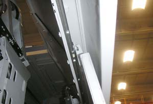 Innovative hybrid linear bearing to guide sliding doors