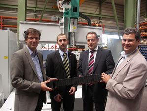 From left: Ulrich Gnädinger (MAKA Systems), Roland Singer (igus®), Systems), Michael Offner (igus), Reinhard Hiller (MAKA).