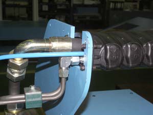 Hydraulic hoses increase the pressure inside the energy tube.