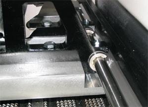 Linear plain bearings in buzz saw 