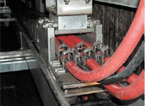 Strain relief through clamps in the energy chain system